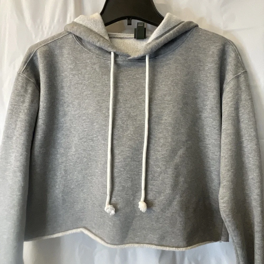 Wild Fable Women's Gray Cropped Hoodie Pullover Sweatshirt Long Sleeve, Size XS - Picture 2 of 8